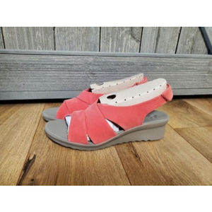 NEW Clarks Caddell Jena Womens Sz 8 M Coral Pink Low Wedge Ankle Strap Sandals